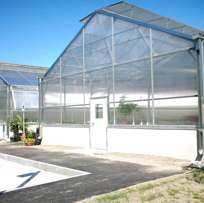 Mehrwändige Polycarbonat-Gewächshäuser mit vielseitigem Einschnitt Ideal für Gemüse Sämlinge Blumen Gartenbau